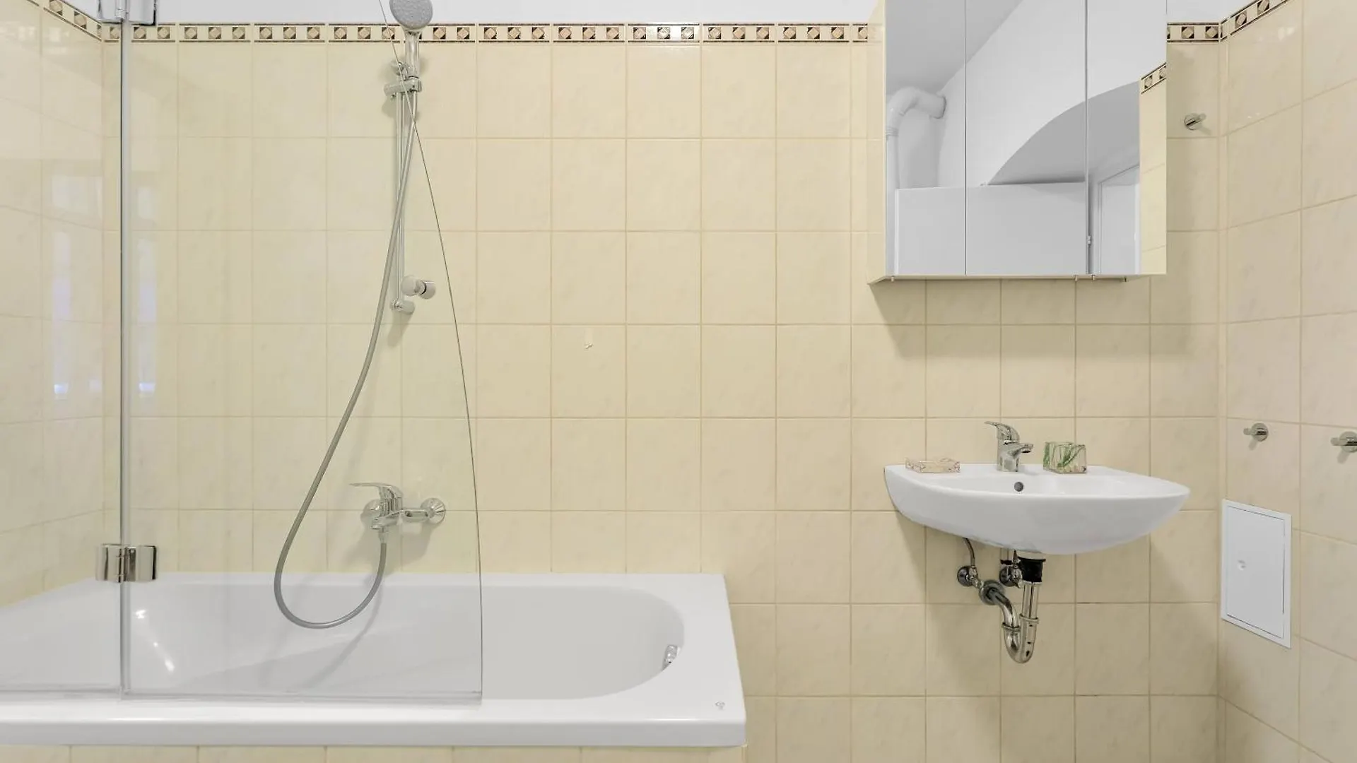 Triple Room Riverwalk Vienna Apartment