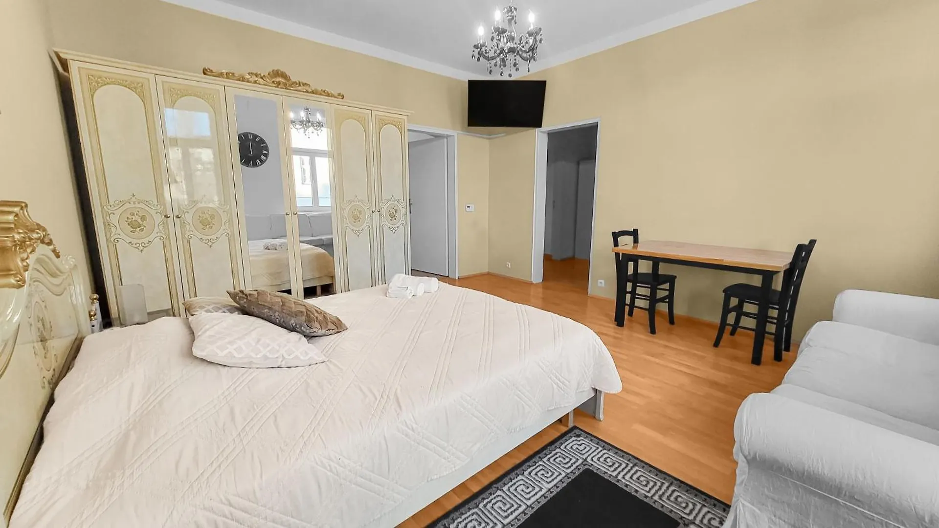 Triple Room Riverwalk Vienna Austria
