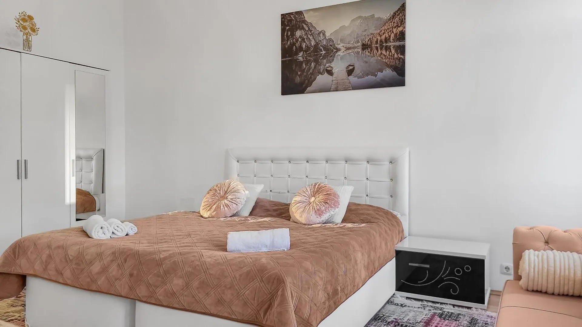 Triple Room Riverwalk Vienna Apartment
