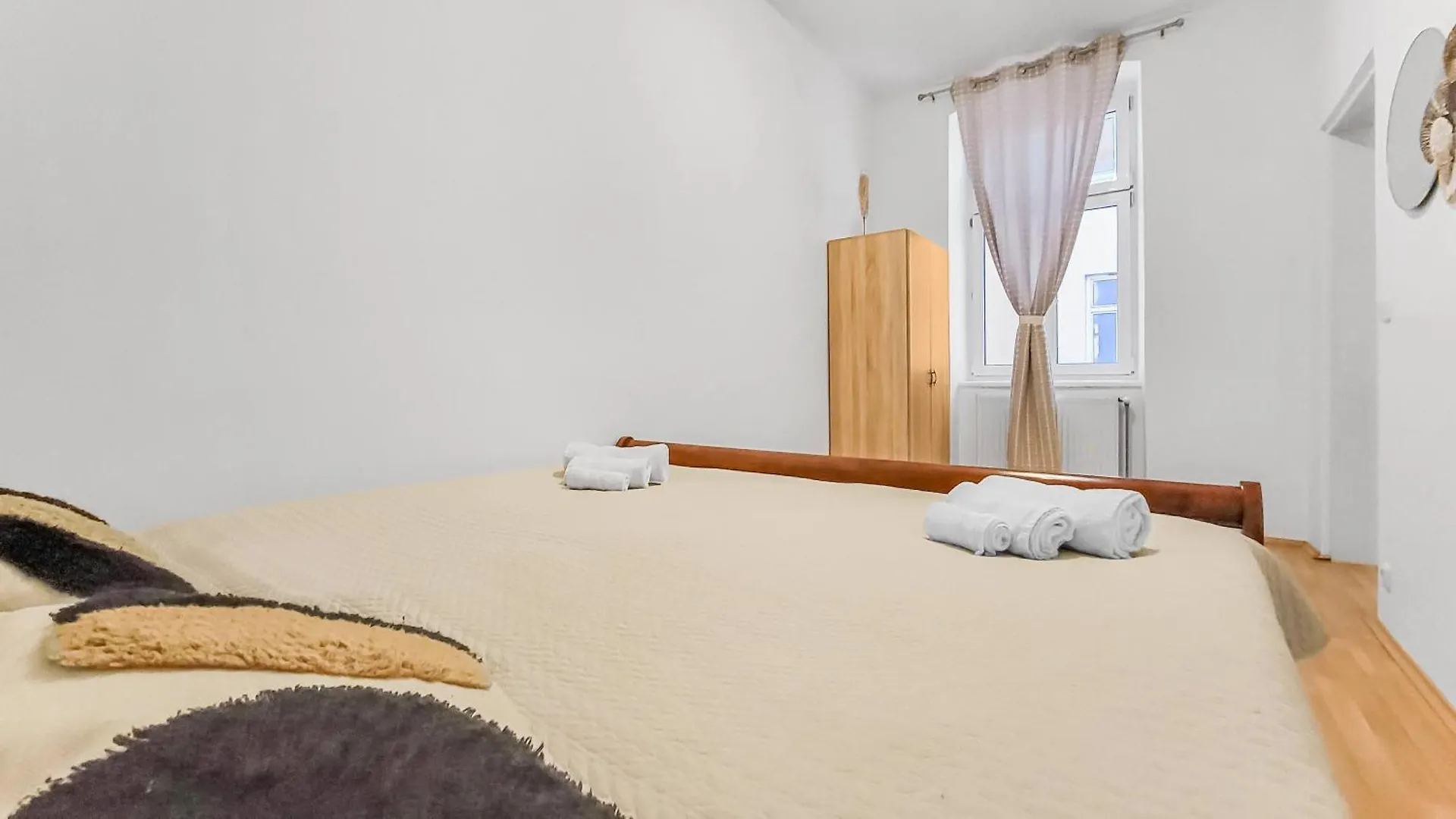Triple Room Riverwalk Viena Austria